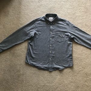 Men’s gray shirt